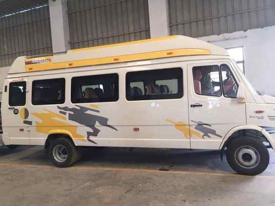 tempo traveller on rent ghaziabad